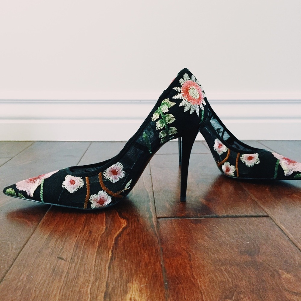 SOLD New Zara Floral Embroidered High Heel Pumps